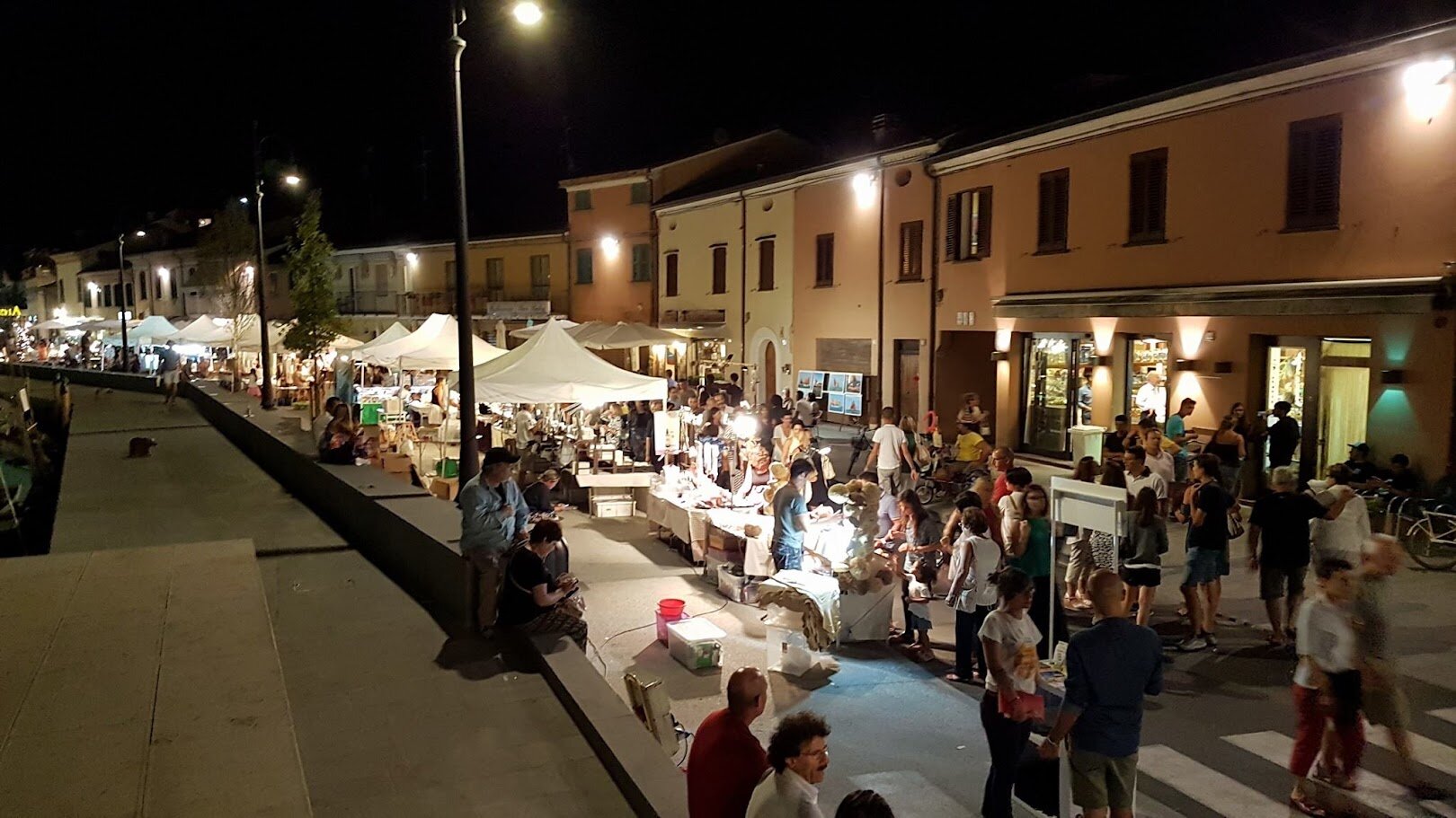 Local evening markets and Cervia annual market