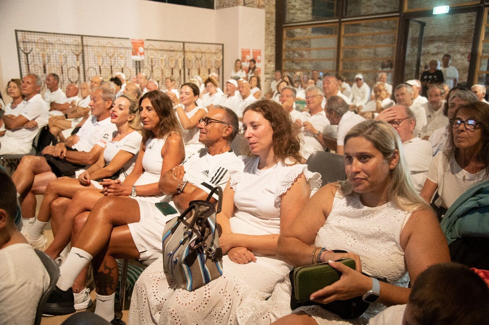 Tennis in Bianco & Legno
