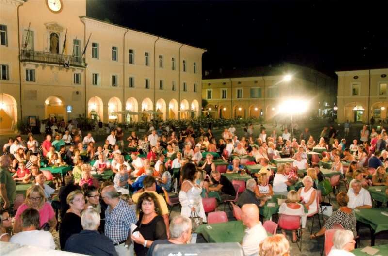 Burraco in piazza