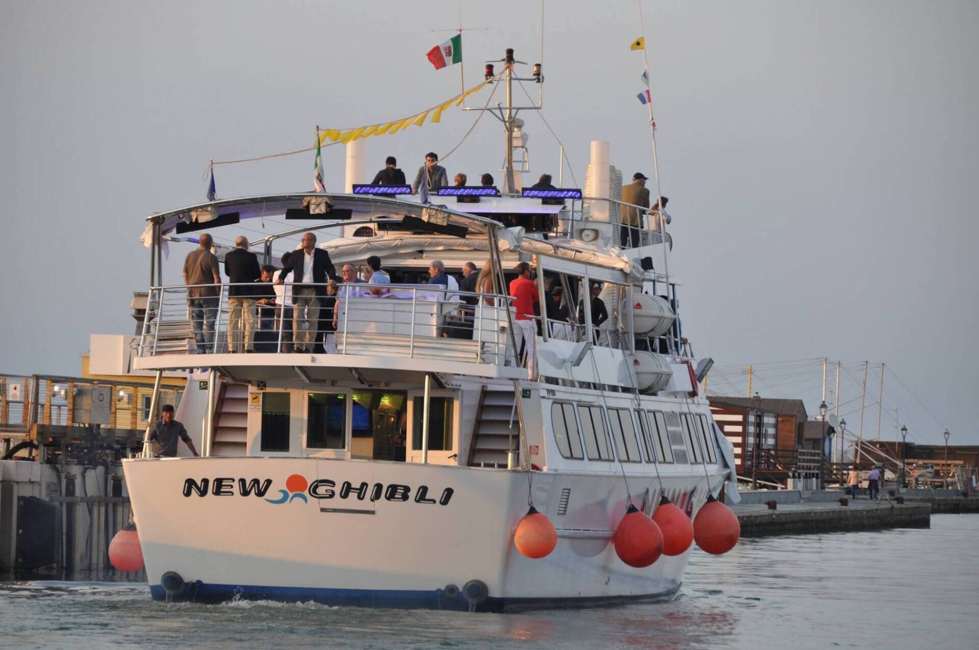Ausfl Ge Mit Dem Motorschiff New Ghibli 326486