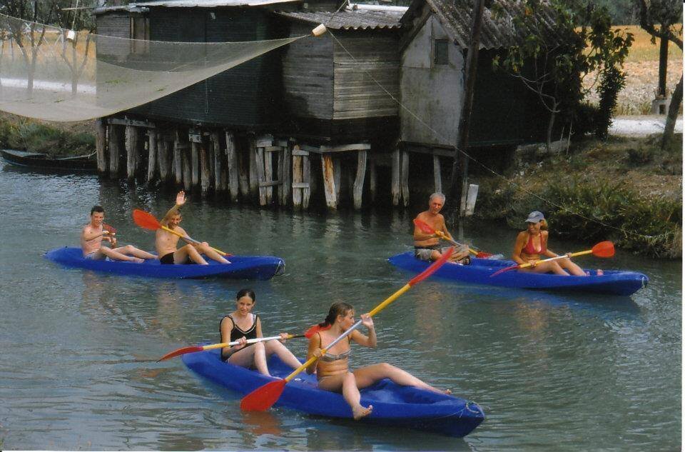 Mit Dem Kanu Auf Dem Zufluss Der Salina 335855