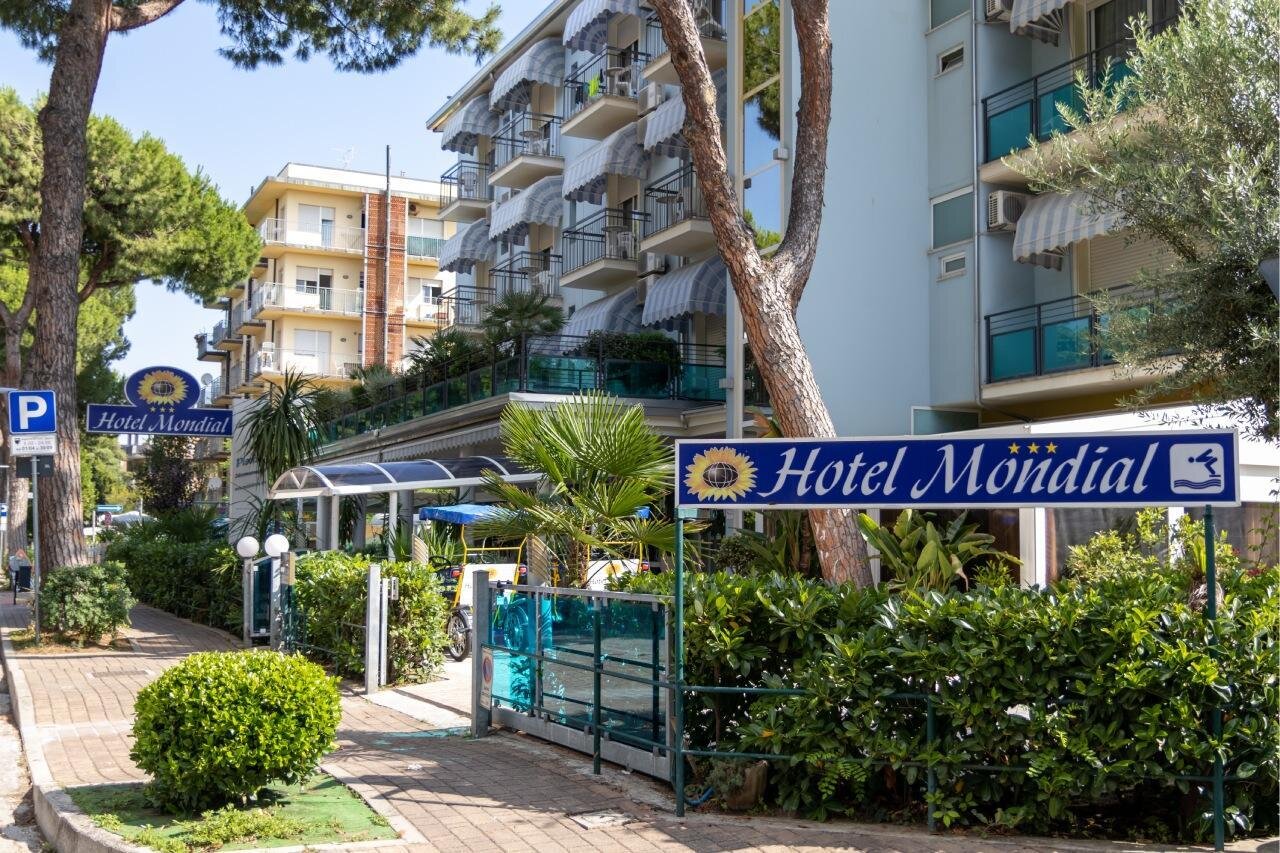 ingresso-hotel-mondial-cervia