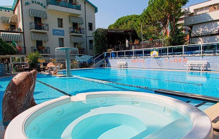 Piscina Hotel Flora